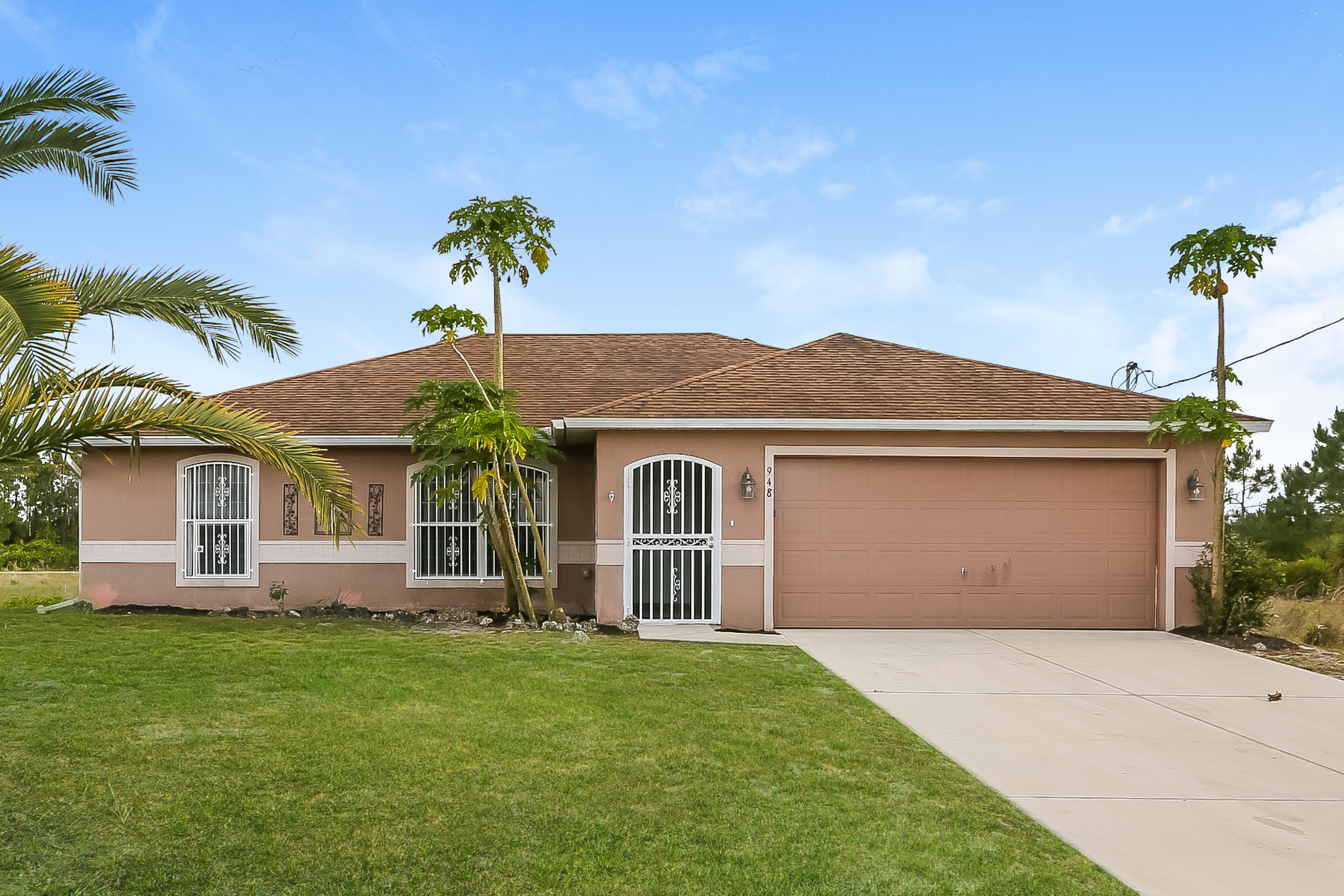 948 Commodore St Lehigh Acres, FL 33974